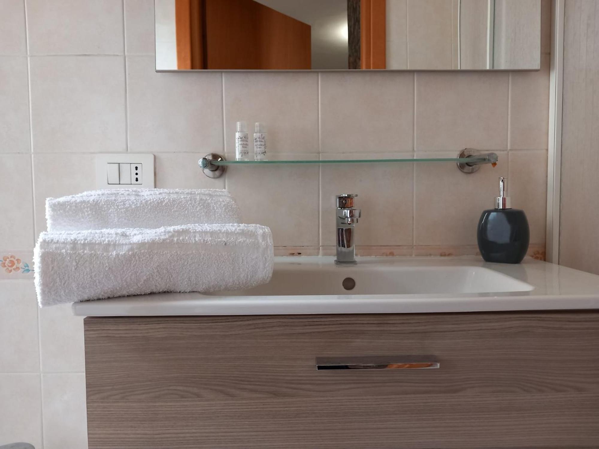 Baaria Porto Rooms Милацо Екстериор снимка